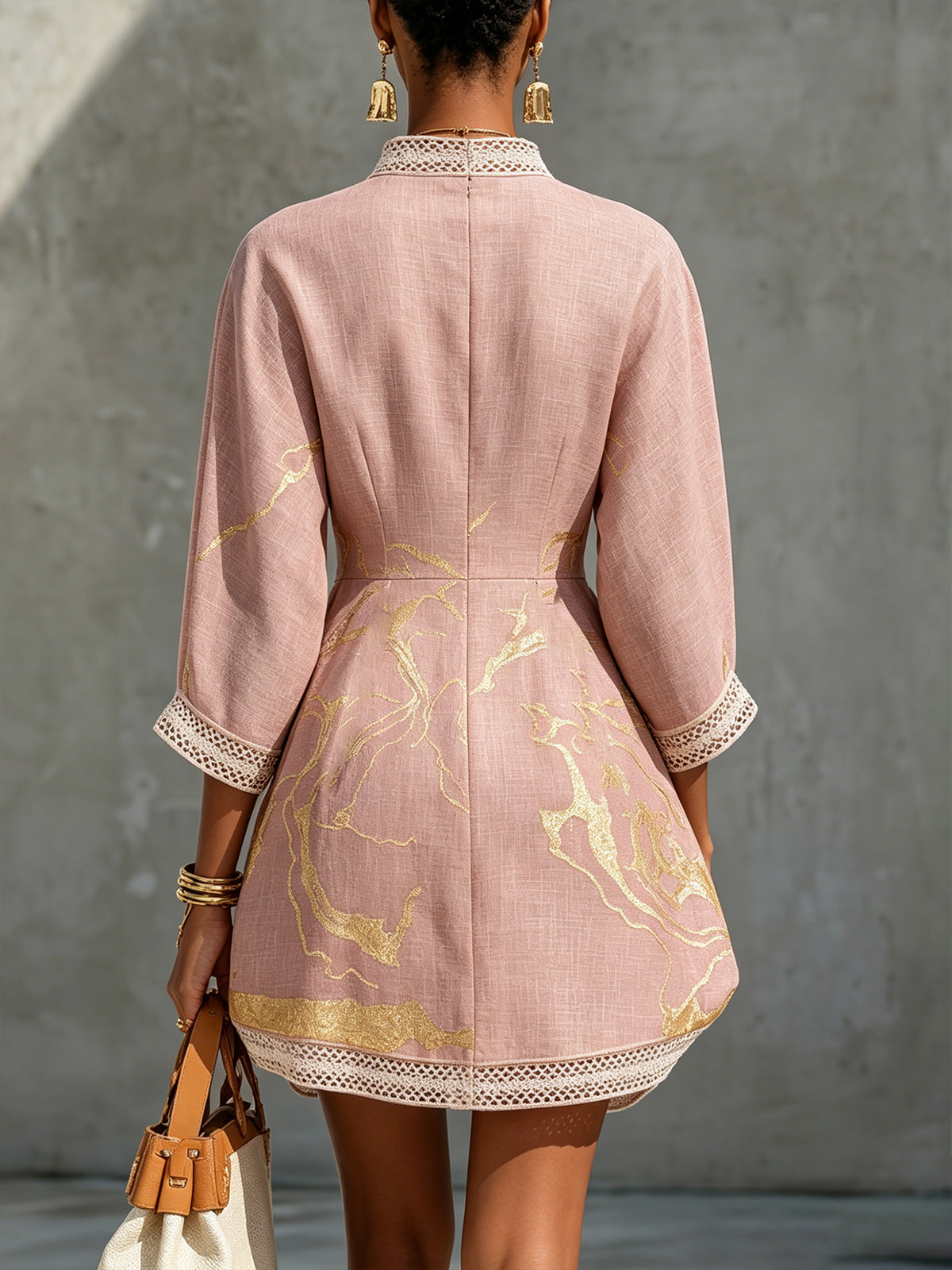 Ninon | Vestido Encaje Rosa Motivos Dorados