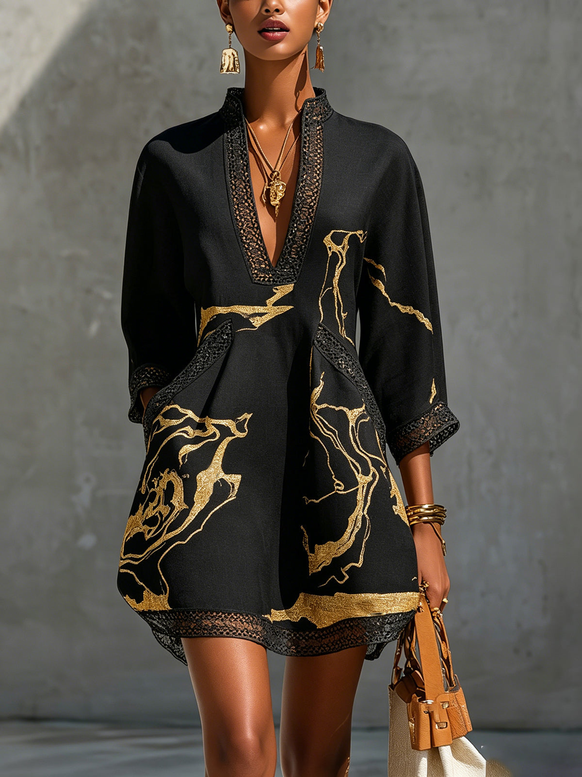 Léonie – Vestido Encaje Negro Motivos Dorados