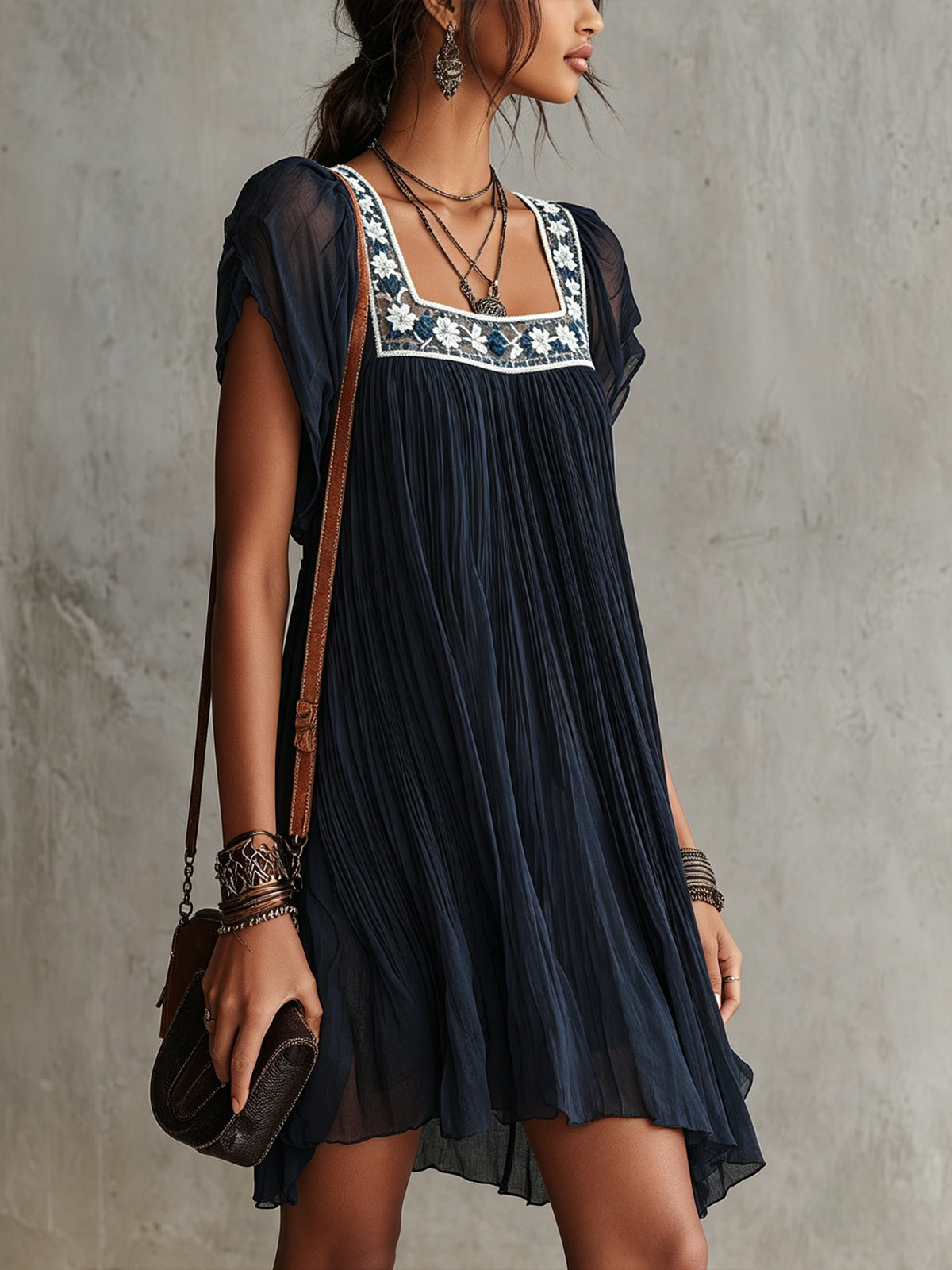 Apolline | Vestido Plisado Bordado