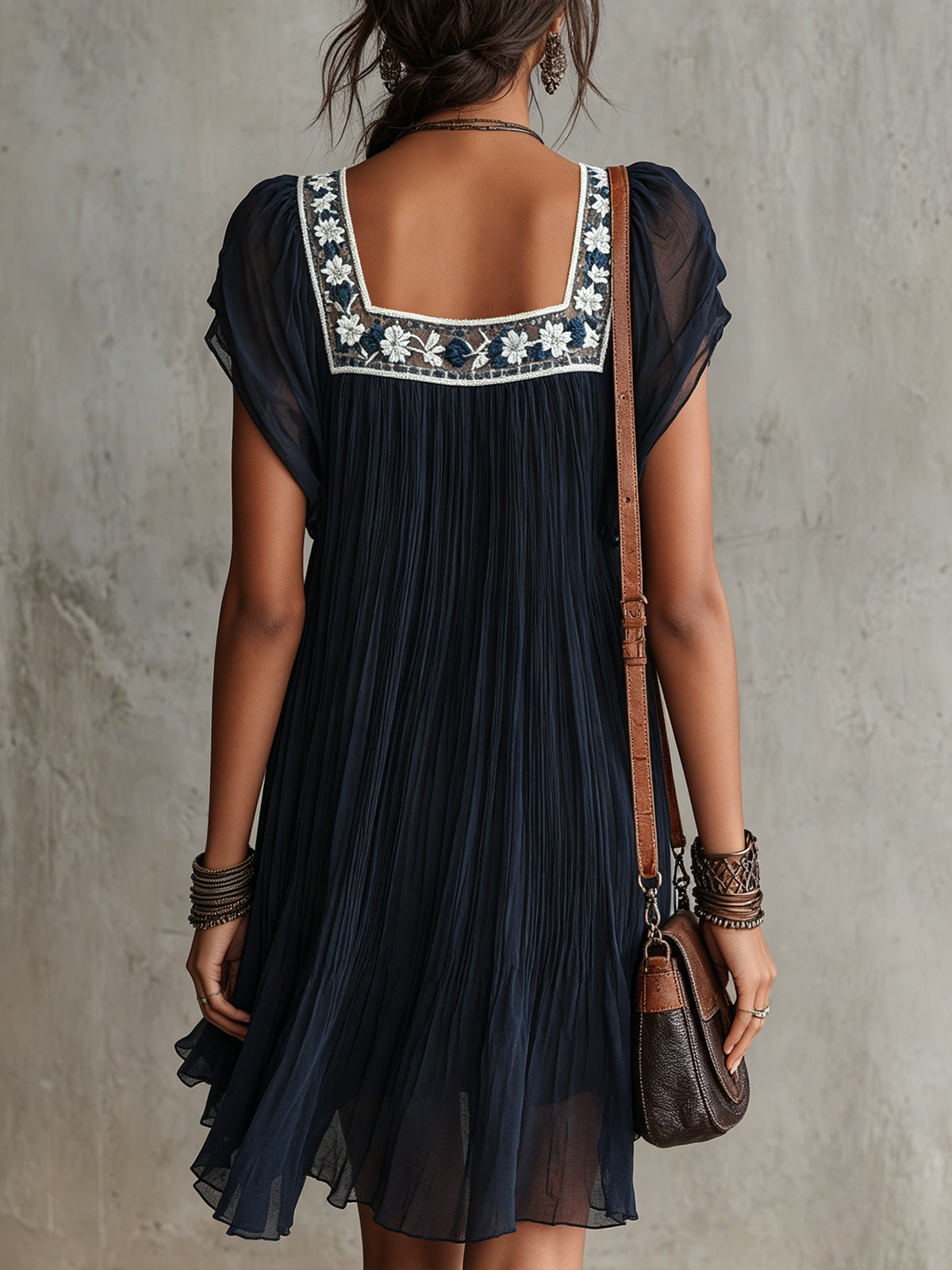 Apolline | Vestido Plisado Bordado