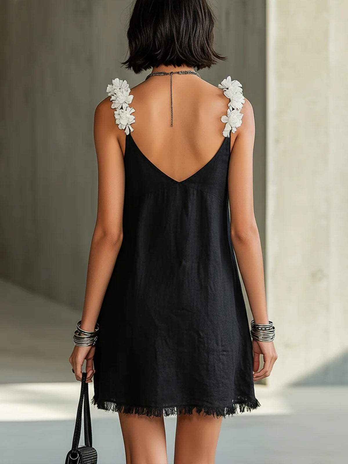 Noémie | Vestido Negro Escote V Tirantes